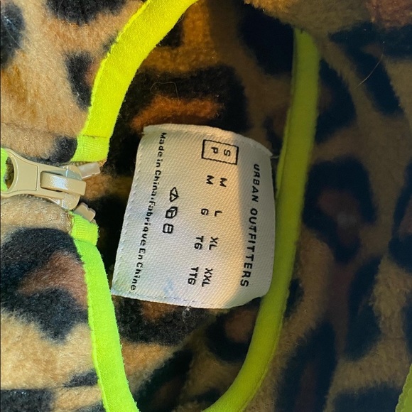 Urban Outfitters Leopard Print Fleece Quarter Zip - Picture 3 of 3